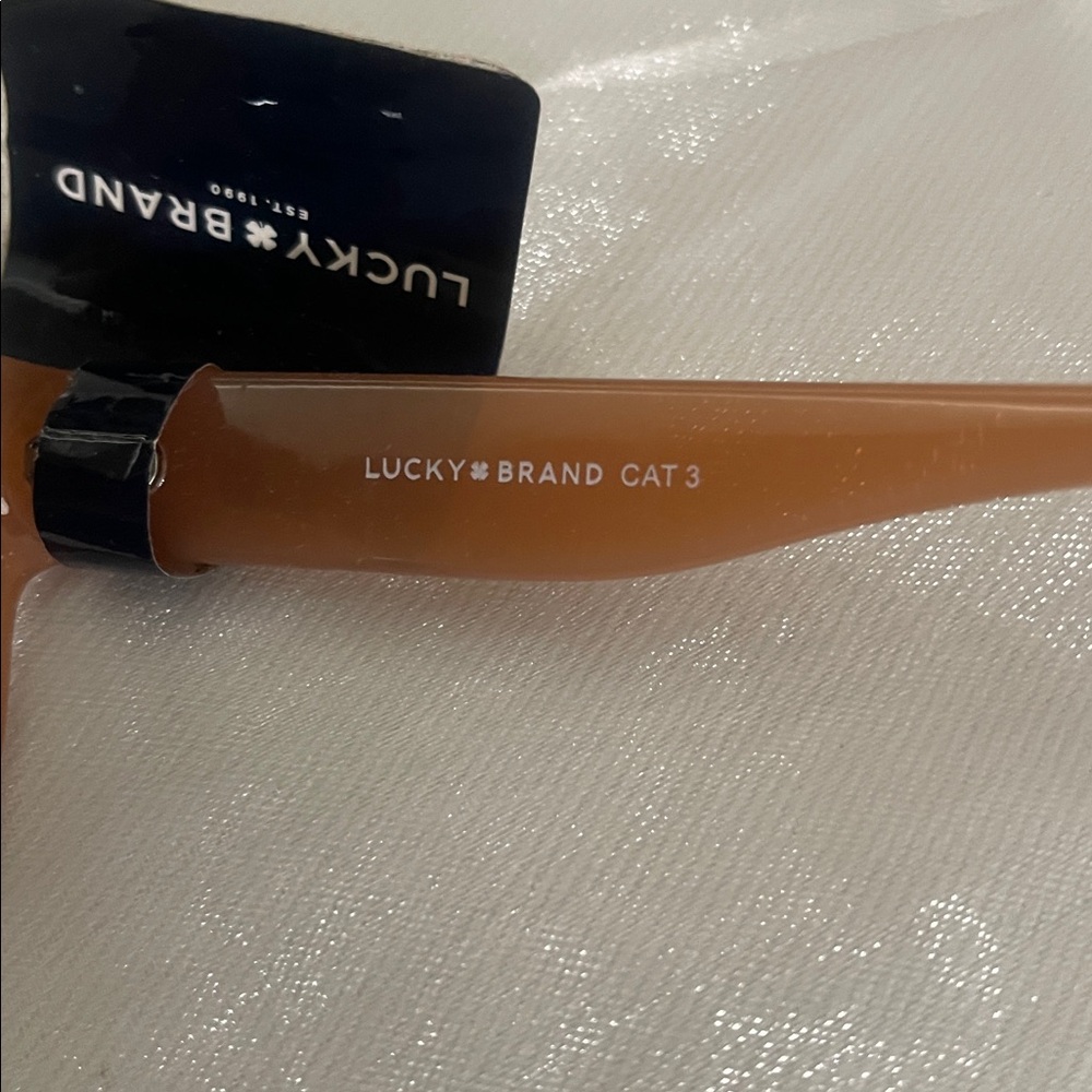 NWT Lucky Brand Matte Blush Soft Square Brown Gradient Lenses Sunglasses - Picture 4 of 6